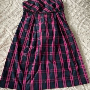 Vineyard vines size 4 pink and green plaid strapless knee length dress